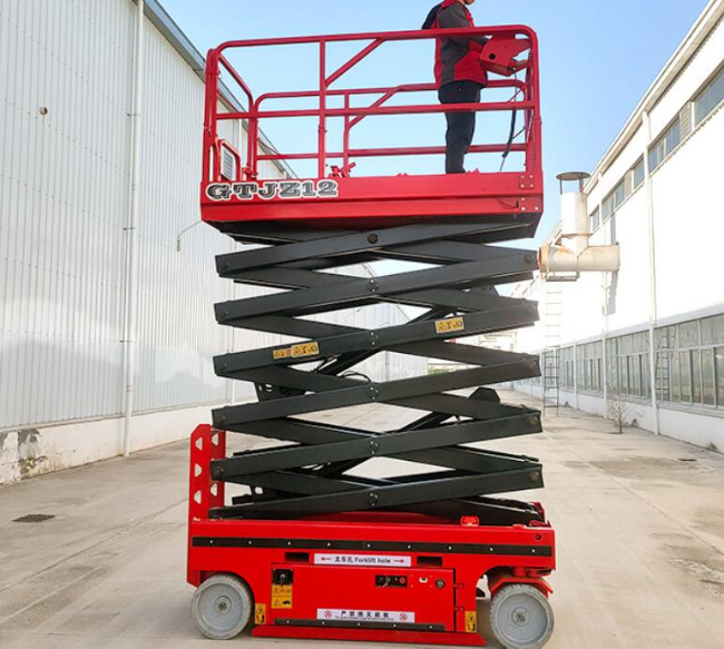 措美自行走移动式升降机