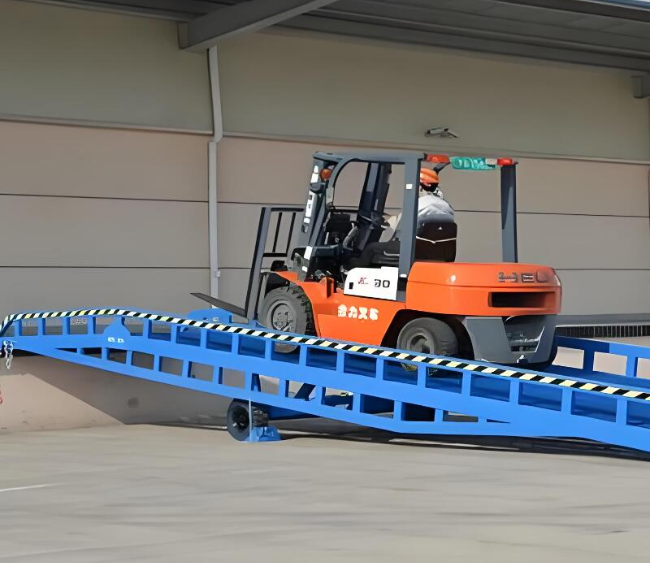 措美移动式卸货平台（叉车用）